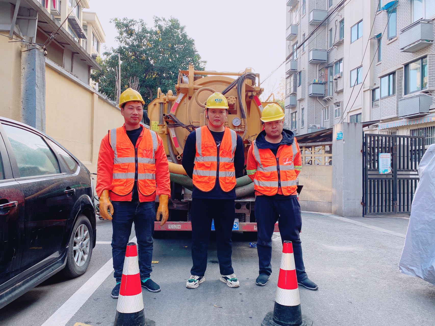 东方城南京某小区管道清淤检测施工